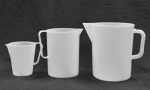 Art.228 Caraffa graduata in plastica